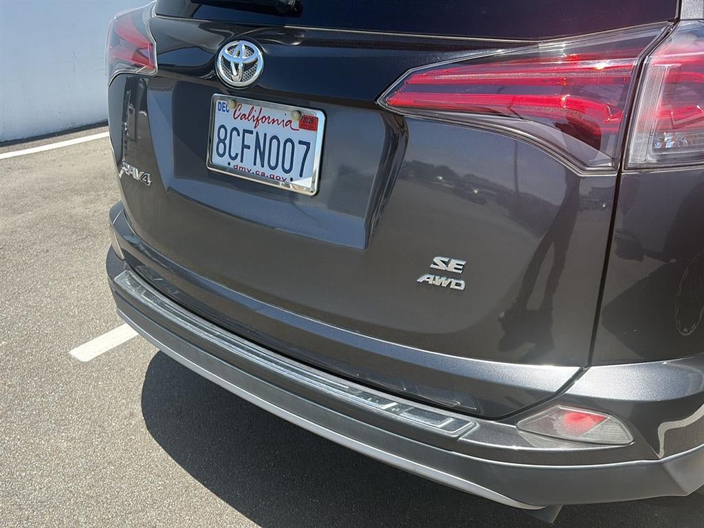 2018 Toyota RAV4 SE