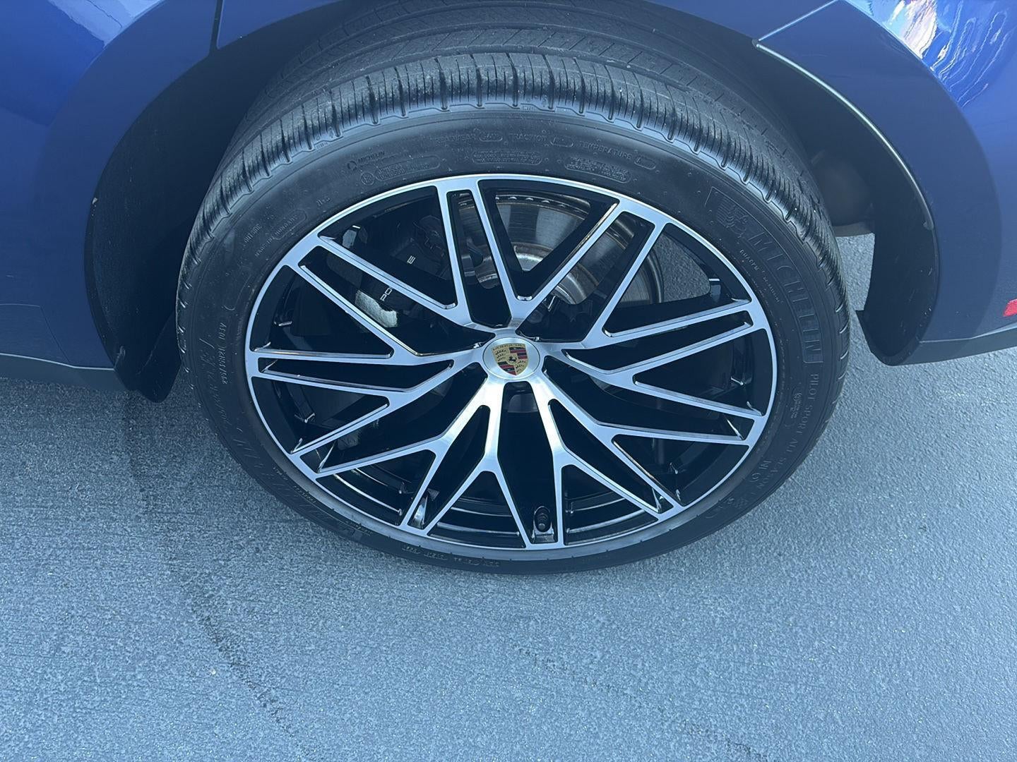 2022 Porsche Macan Base