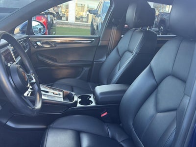 2022 Porsche Macan Base