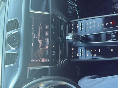 2022 Porsche Macan Base