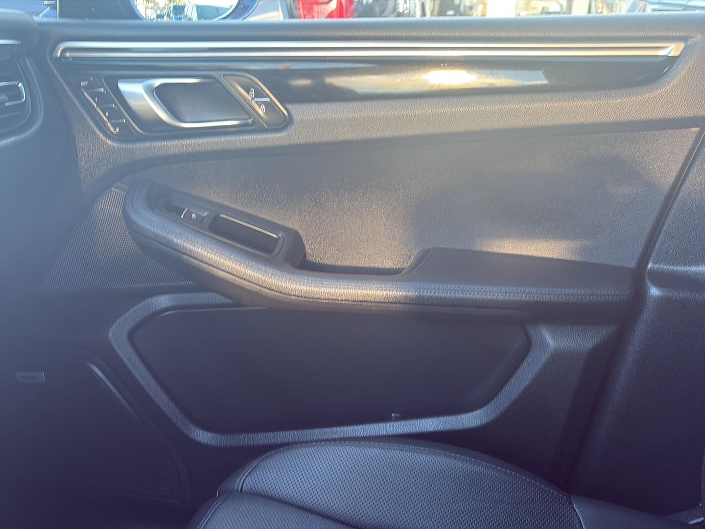 2022 Porsche Macan Base