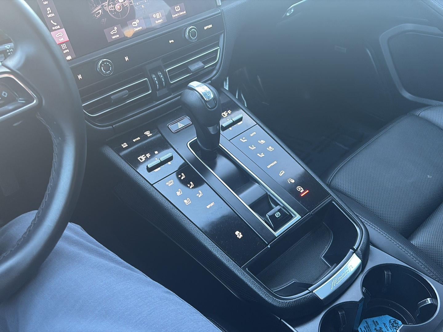 2022 Porsche Macan Base