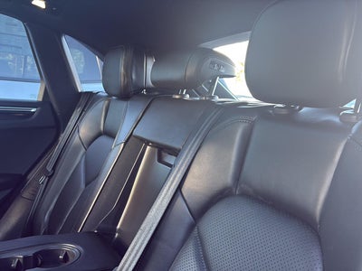 2022 Porsche Macan Base