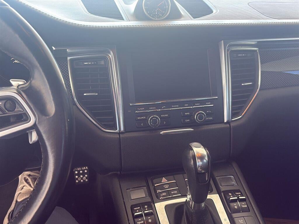 2015 Porsche Macan Turbo
