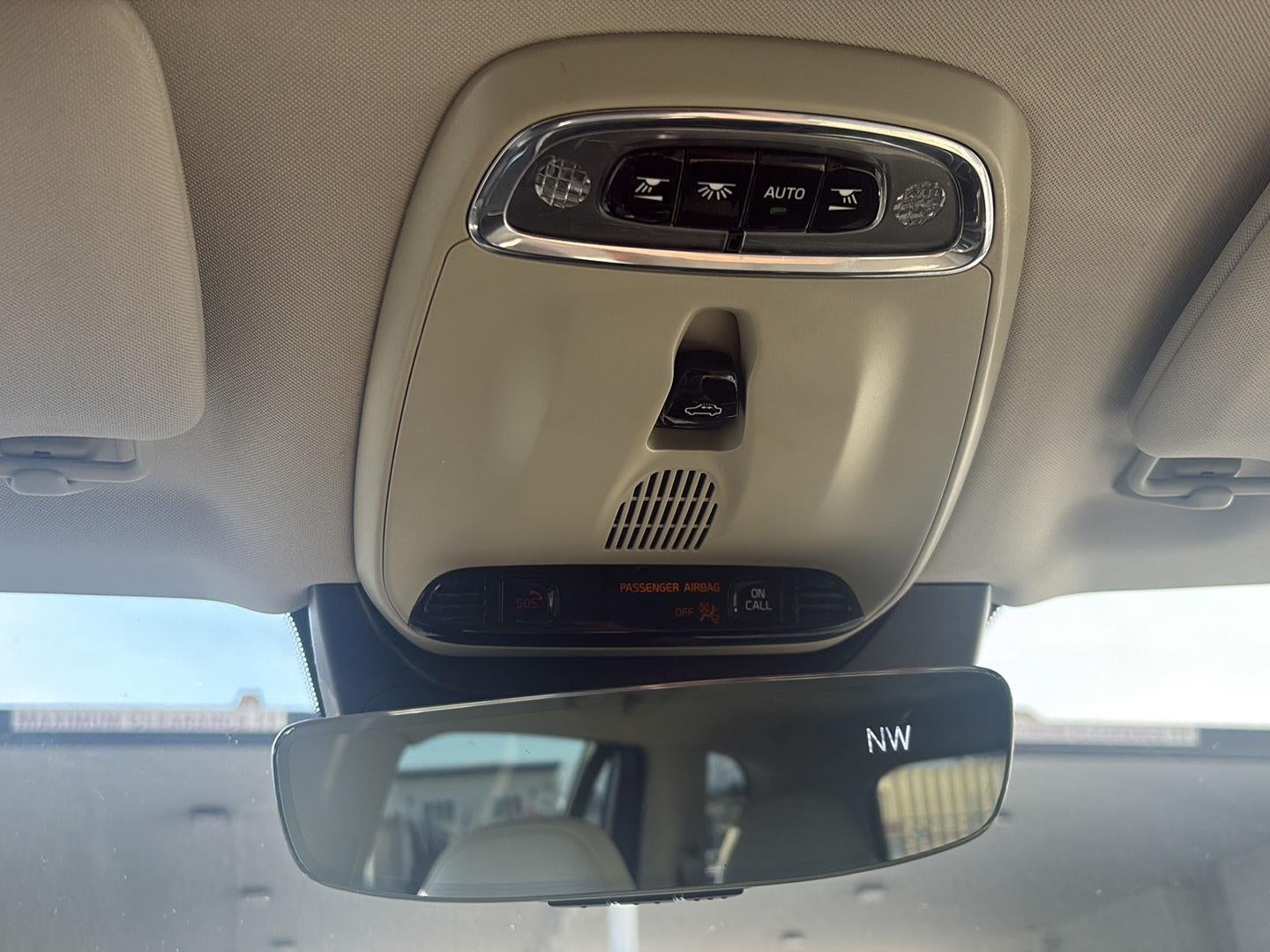 2017 Volvo XC90 T6 Momentum