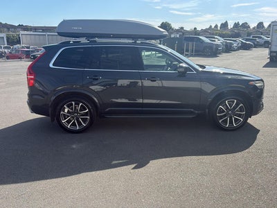 2017 Volvo XC90 T6 Momentum