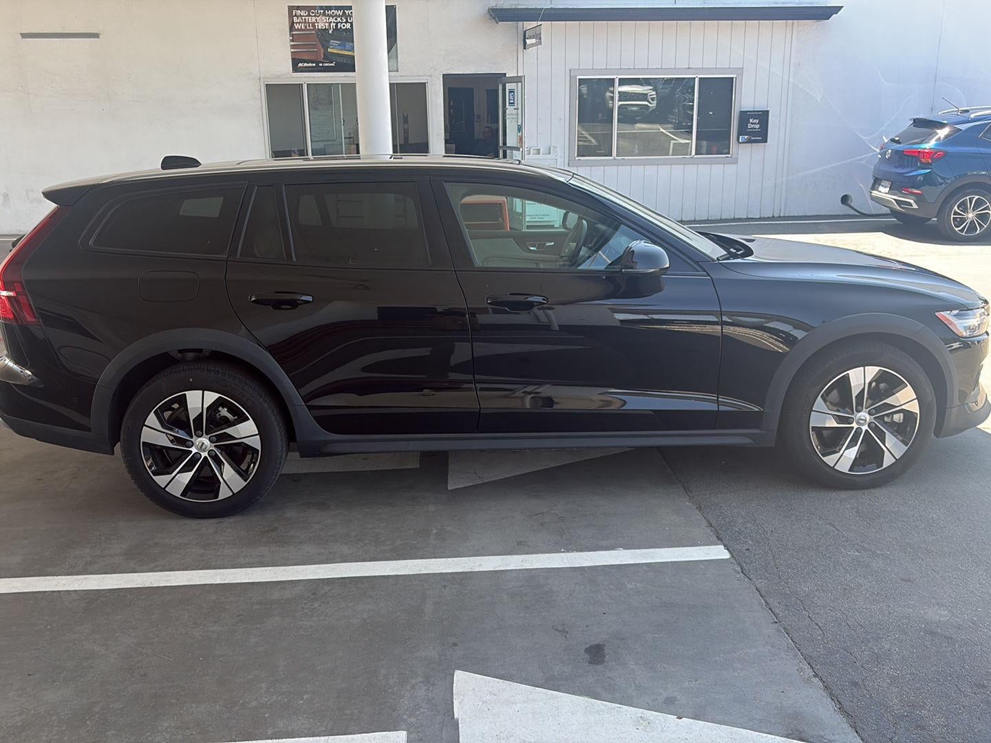 2023 Volvo V60 Cross Country Plus